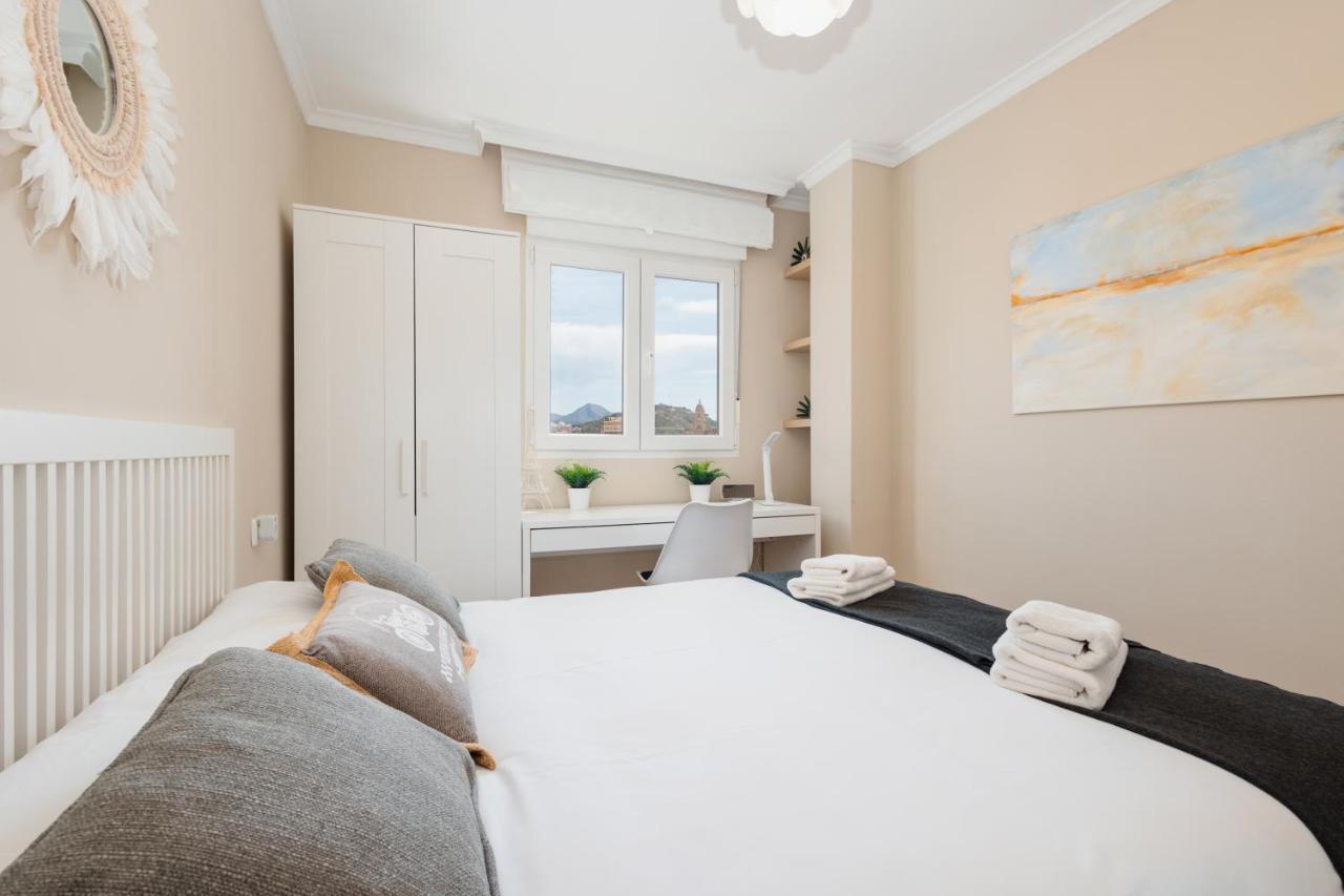 In The Historic Center Of Malaga, Very Close To The Beach And The Ave Train Station, With Private Parking Málaga Exterior foto