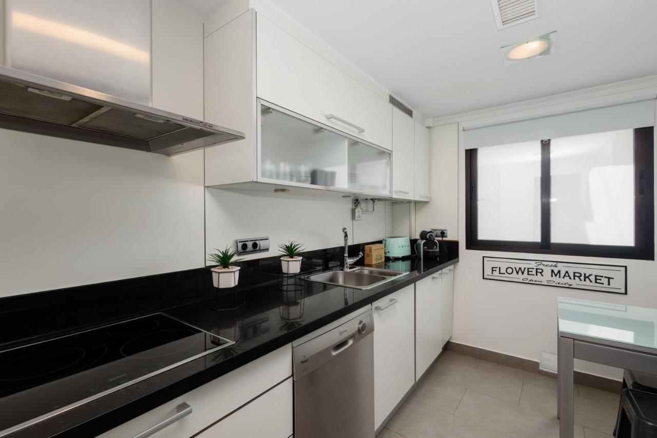 In The Historic Center Of Malaga, Very Close To The Beach And The Ave Train Station, With Private Parking Málaga Exterior foto