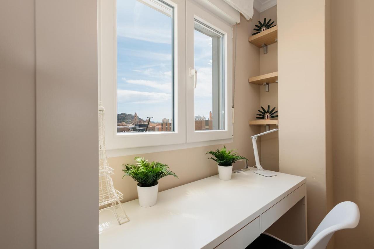 In The Historic Center Of Malaga, Very Close To The Beach And The Ave Train Station, With Private Parking Málaga Exterior foto