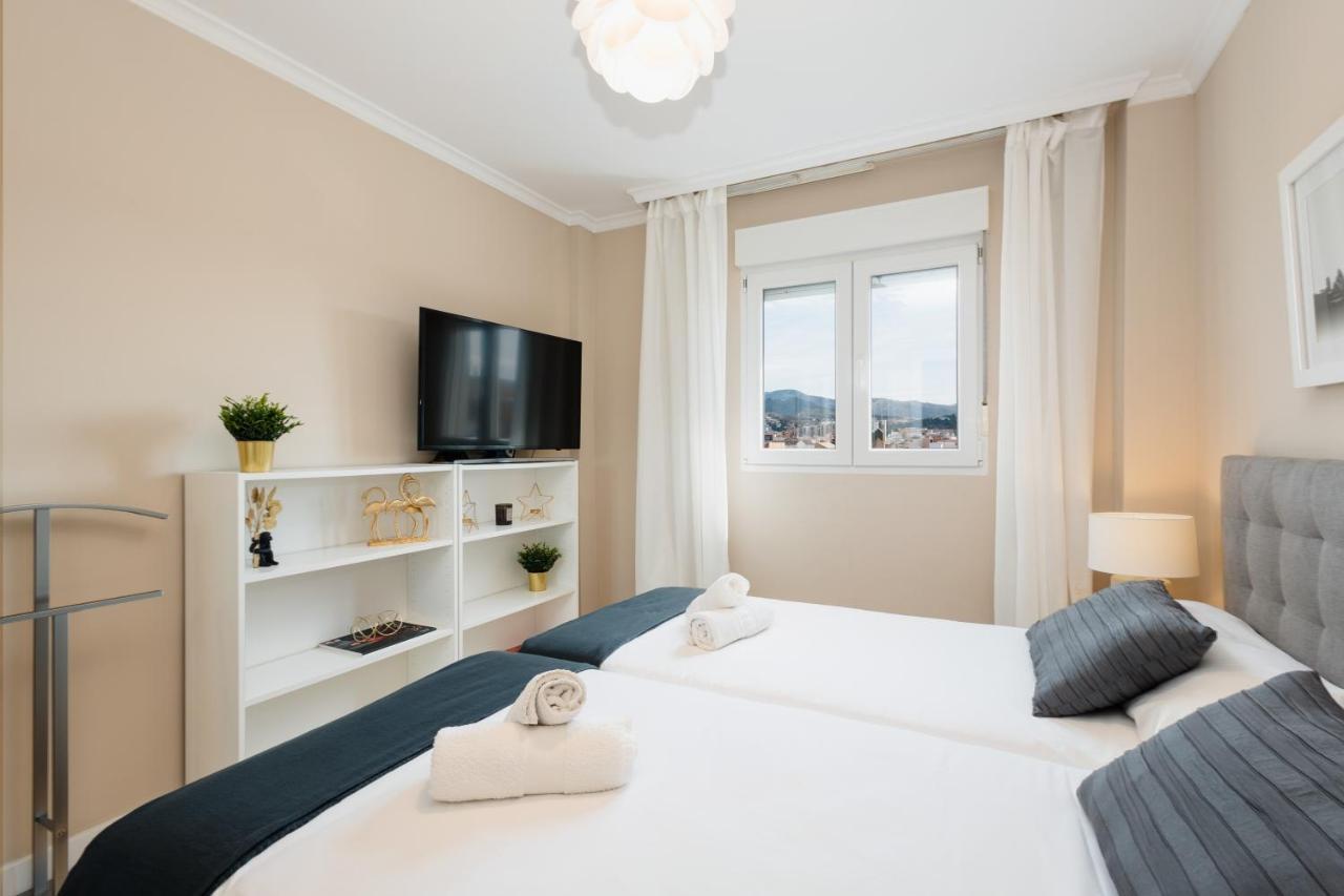 In The Historic Center Of Malaga, Very Close To The Beach And The Ave Train Station, With Private Parking Málaga Exterior foto