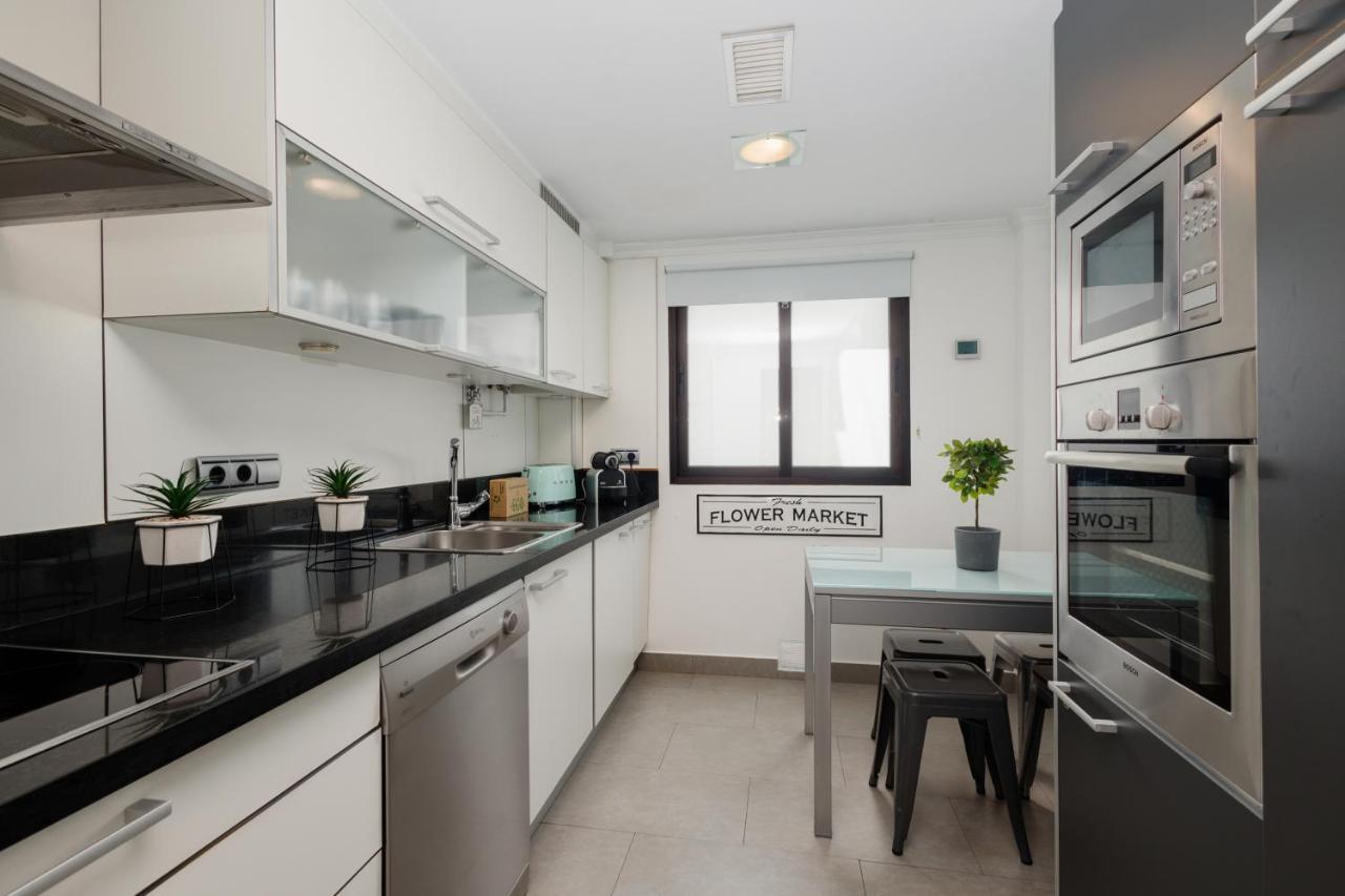 In The Historic Center Of Malaga, Very Close To The Beach And The Ave Train Station, With Private Parking Málaga Exterior foto
