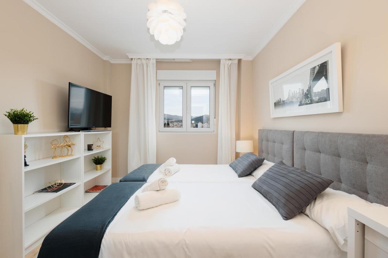 In The Historic Center Of Malaga, Very Close To The Beach And The Ave Train Station, With Private Parking Málaga Exterior foto
