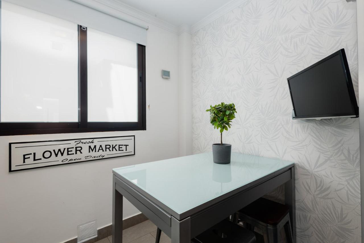 In The Historic Center Of Malaga, Very Close To The Beach And The Ave Train Station, With Private Parking Málaga Exterior foto