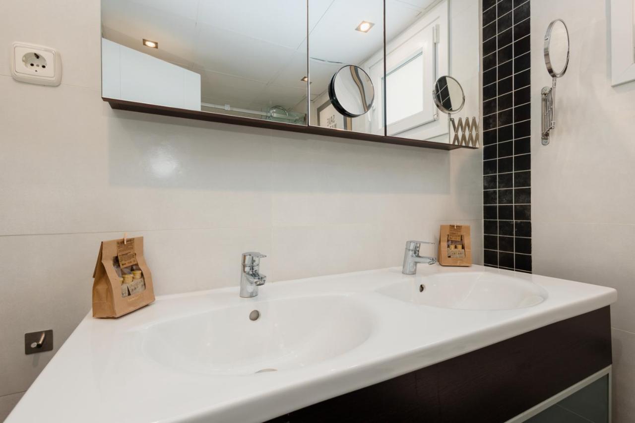 In The Historic Center Of Malaga, Very Close To The Beach And The Ave Train Station, With Private Parking Málaga Exterior foto